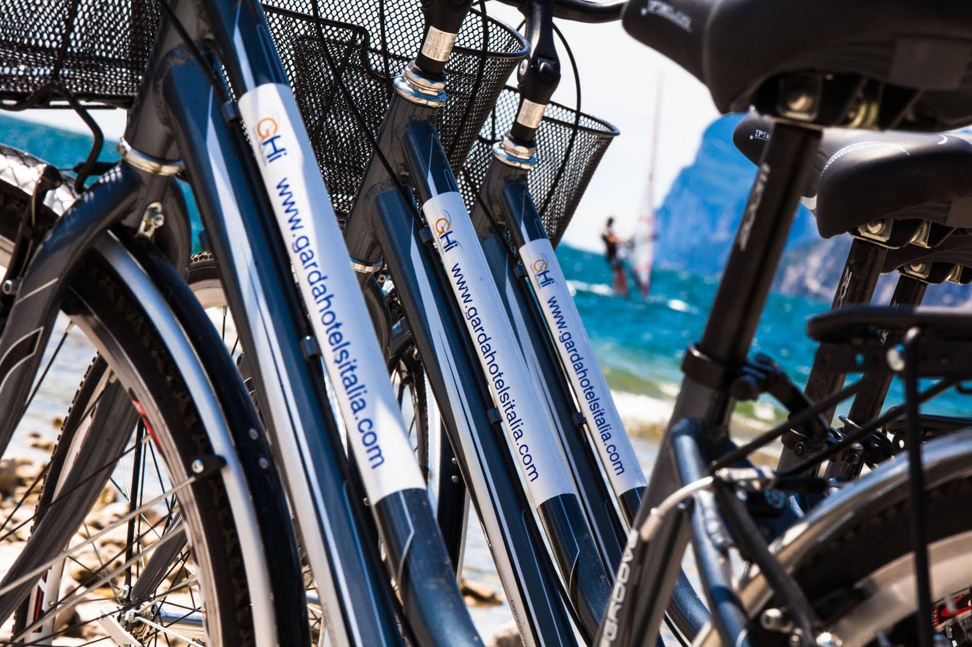 Hotel Lido Blu - Surf & Bike 토르볼레 외부 사진