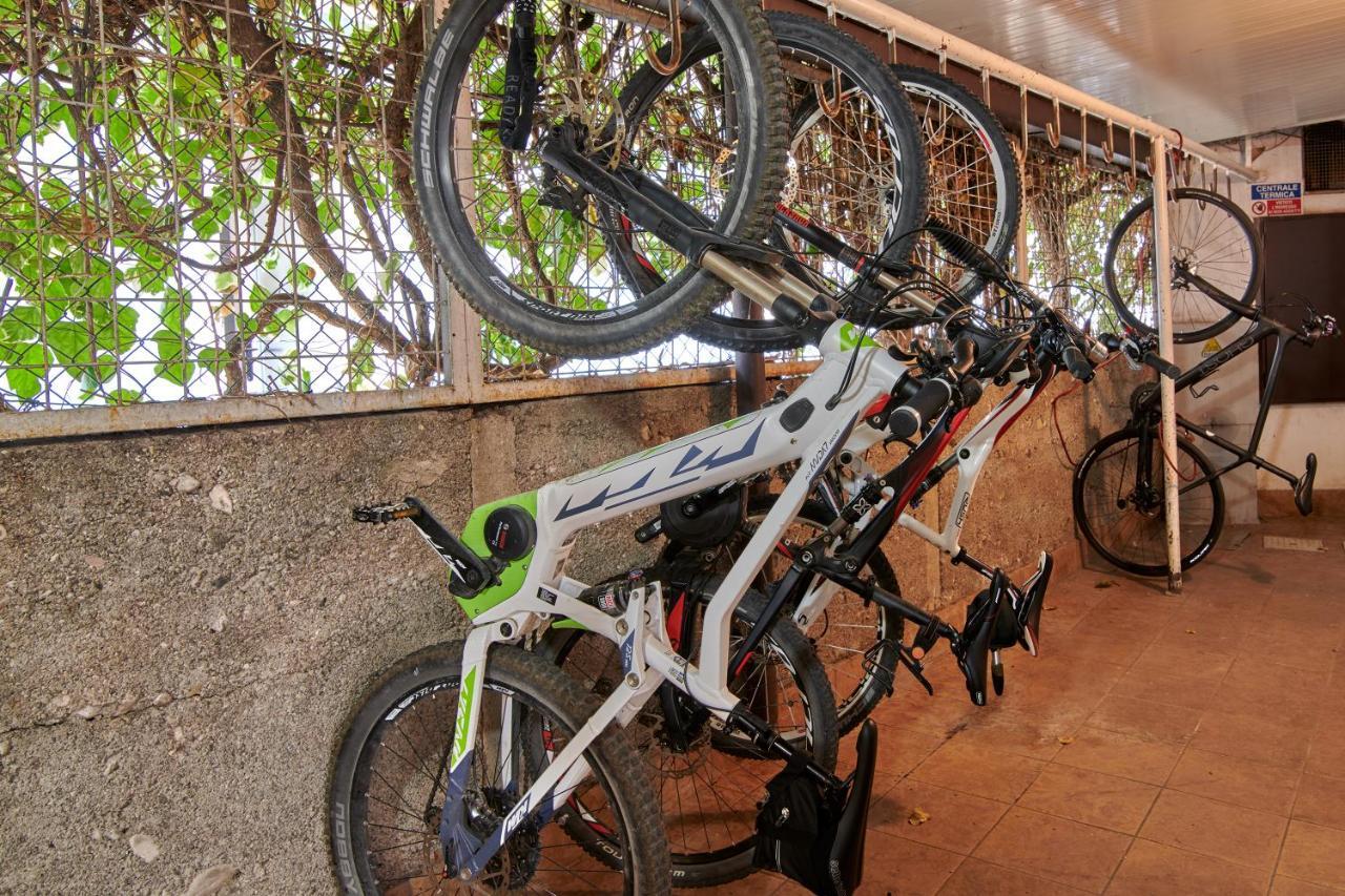 Hotel Lido Blu - Surf & Bike 토르볼레 외부 사진